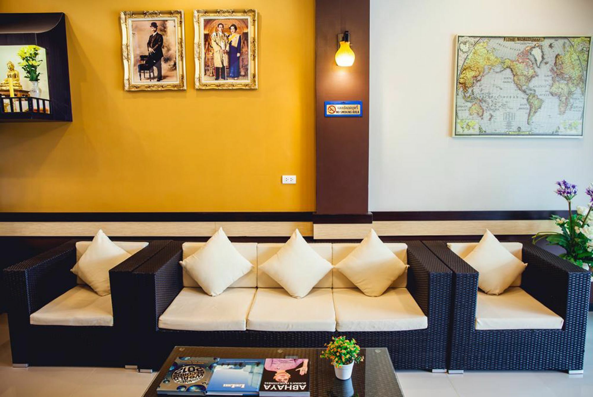 Chalong Boutique Inn Bagian luar foto